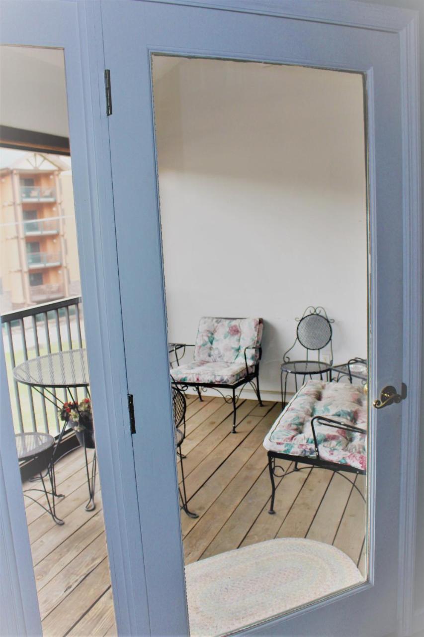 Spacious Downtown Condo Walking Distance To Downtown Gatlinburg Sleeps 6 Guests Ngoại thất bức ảnh