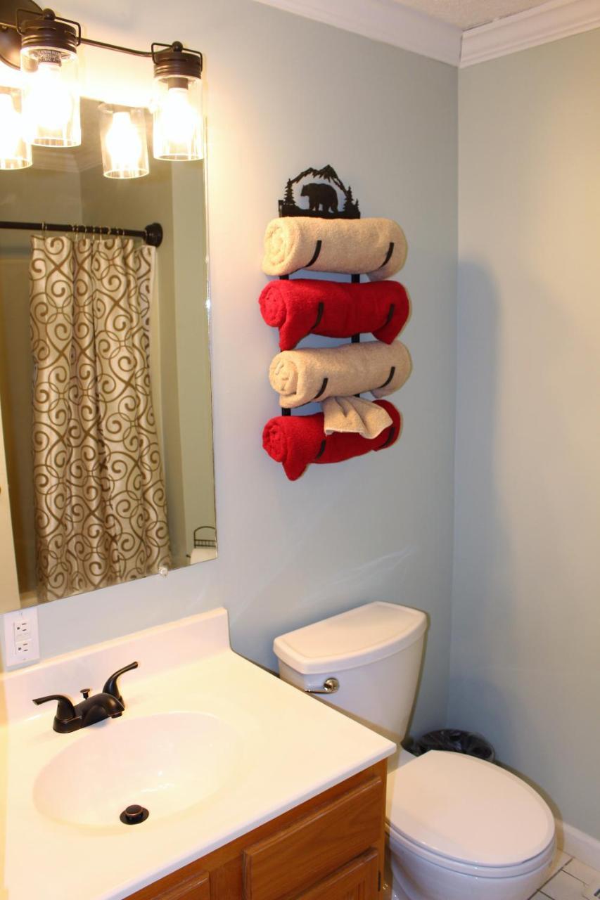 Spacious Downtown Condo Walking Distance To Downtown Gatlinburg Sleeps 6 Guests Ngoại thất bức ảnh