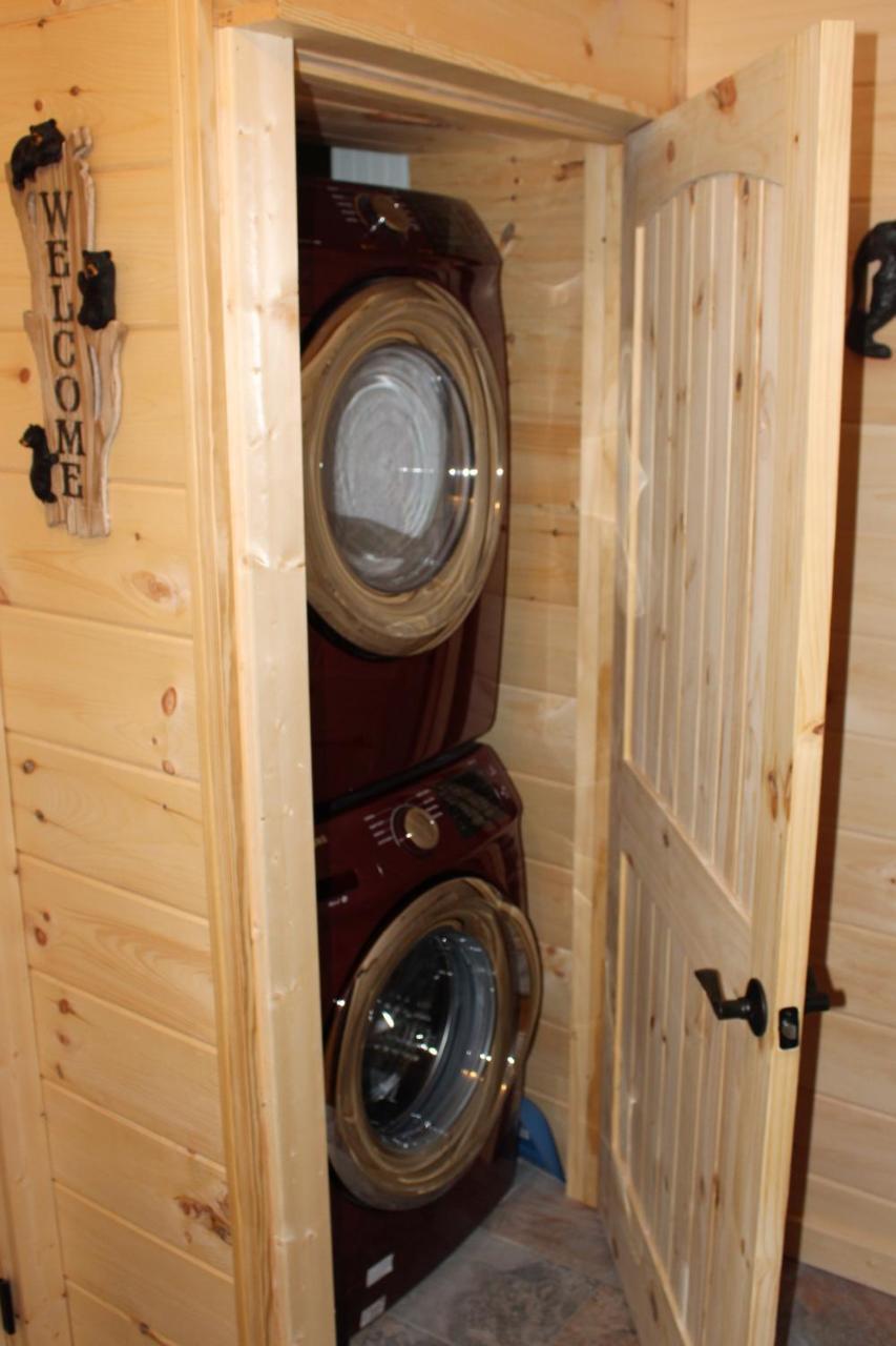 Spacious Downtown Condo Walking Distance To Downtown Gatlinburg Sleeps 6 Guests Ngoại thất bức ảnh