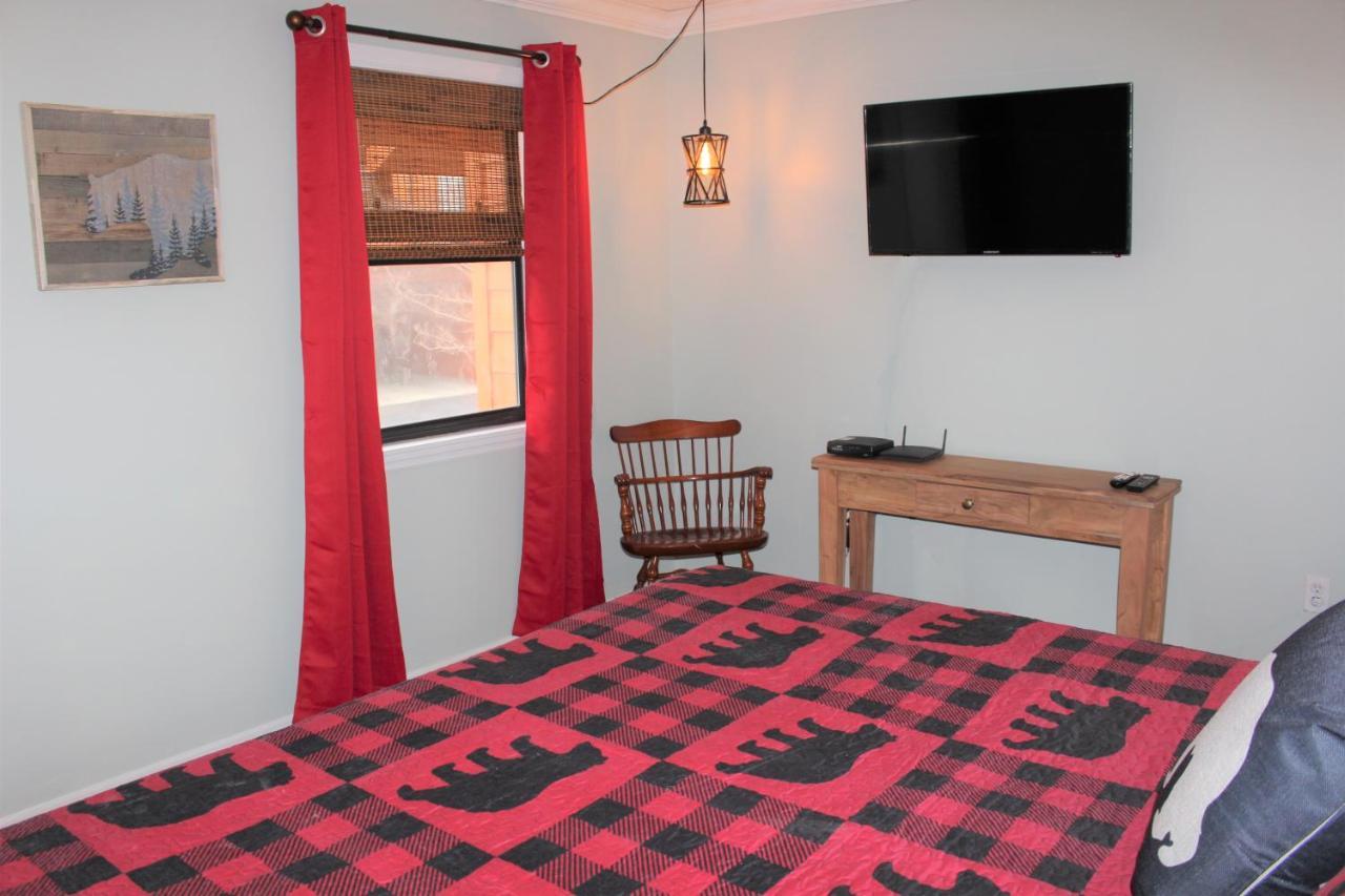 Spacious Downtown Condo Walking Distance To Downtown Gatlinburg Sleeps 6 Guests Ngoại thất bức ảnh