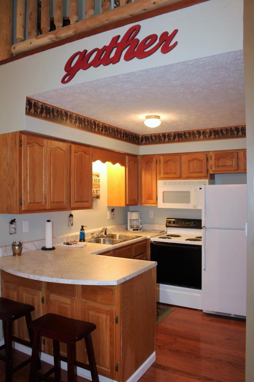 Spacious Downtown Condo Walking Distance To Downtown Gatlinburg Sleeps 6 Guests Ngoại thất bức ảnh