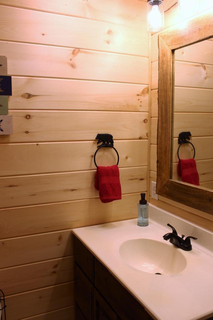 Spacious Downtown Condo Walking Distance To Downtown Gatlinburg Sleeps 6 Guests Ngoại thất bức ảnh